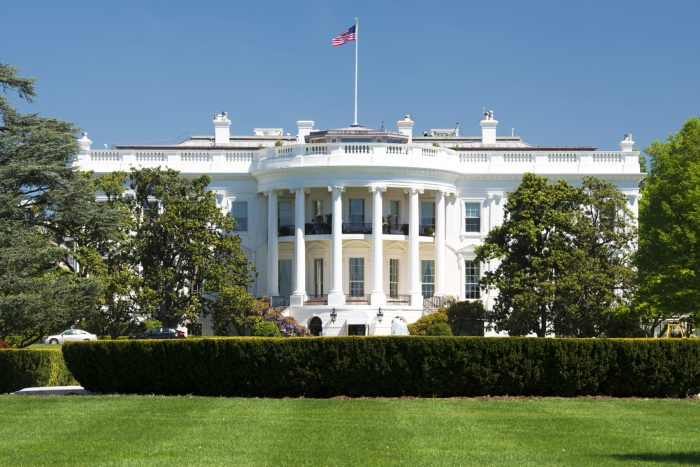 GLI ITALIANI PREFERISCONO OBAMA, NONOSTANTE I 150 ANNI DELL’UNIFICAZIONE NAZIONALE