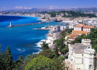 Nizza: affascinante, intrigante e artistica.