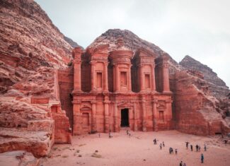 Giordania: Un Viaggio tra Storia, Deserto e Ospitalità Beduina