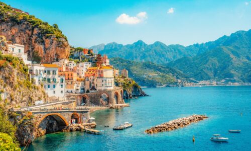 Atrani,Famous,Coastline,In,Southern,Italy,,Vertiginous,Cliffs,Adorned,With Città di Atrani sulla Costiera Amalfitana